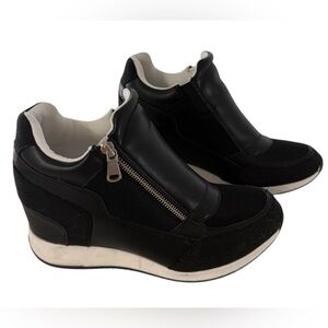 Serra Women’s Vegan Leather  Wedge Sneakers sz10